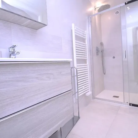 Ceto Superb And Luminous Cannes